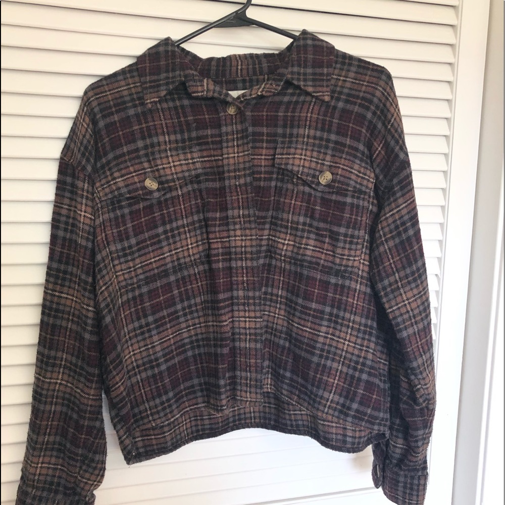 American Eagle cropped flannel